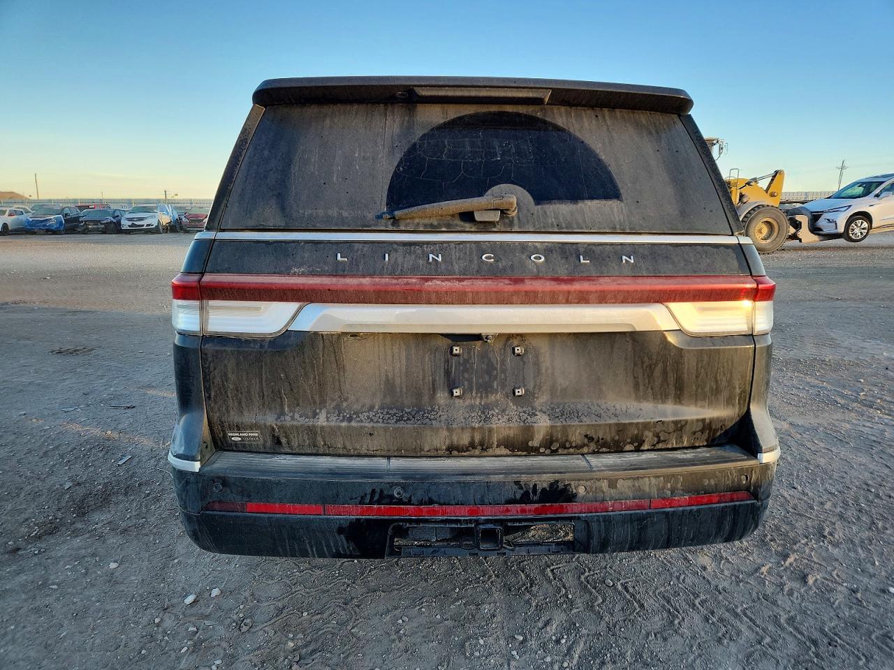 2022 LINCOLN NAVIGATOR L RESERVE photo 6