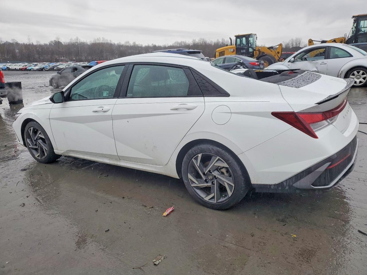 2025 HYUNDAI ELANTRA SEL SPORT photo 2