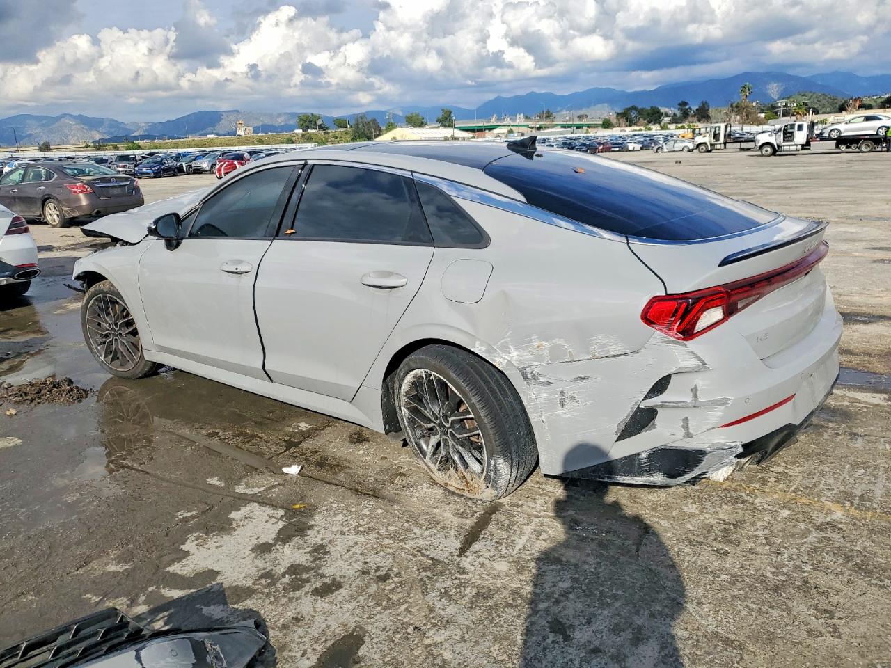 2023 KIA K5 GT photo 2