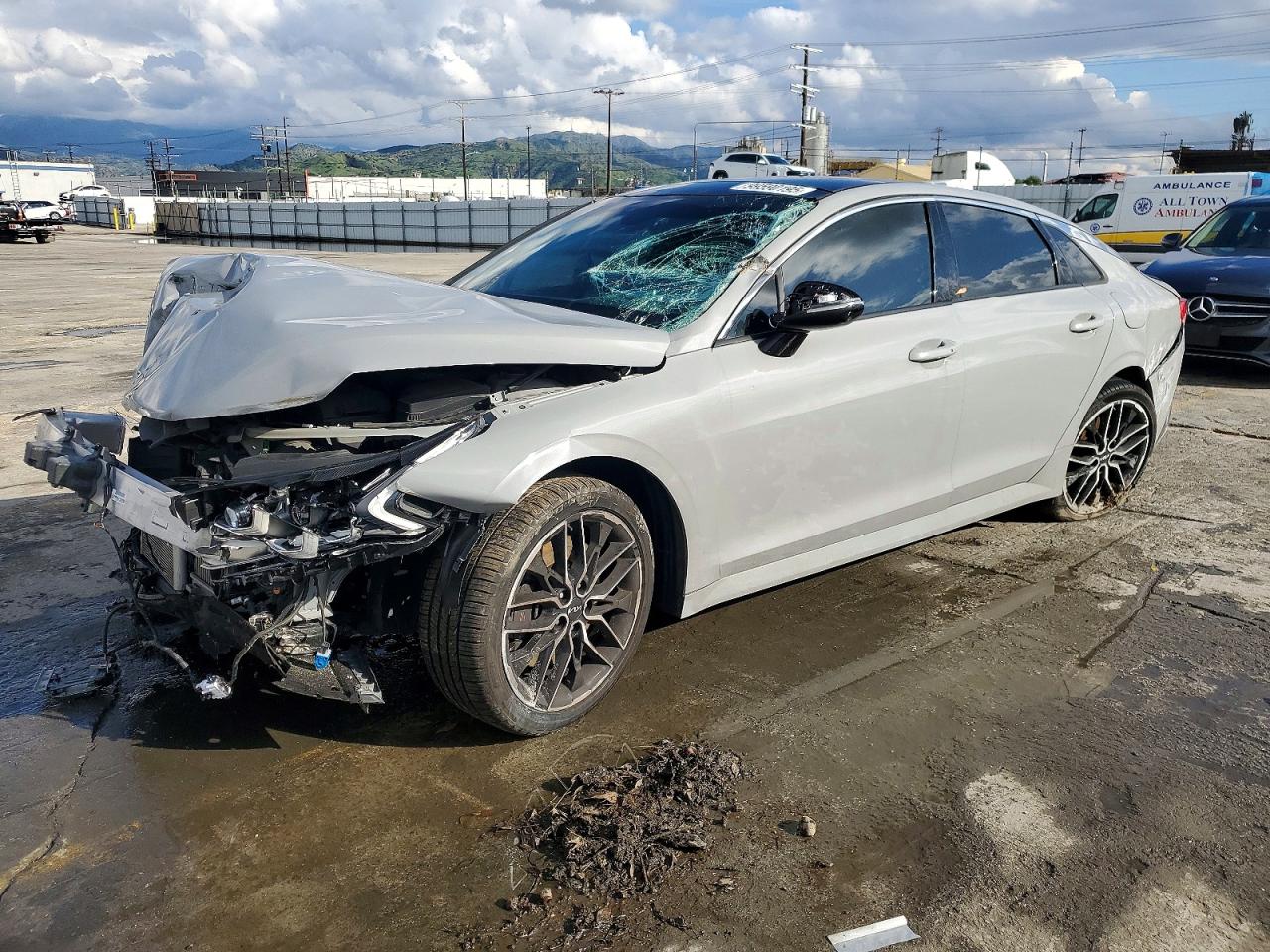 2023 KIA K5