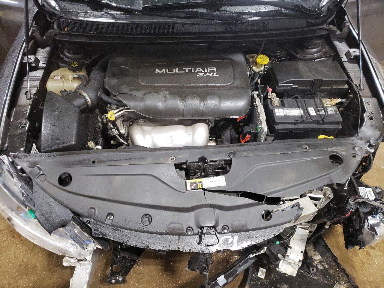 2016 CHRYSLER 200 LIMITED photo 11