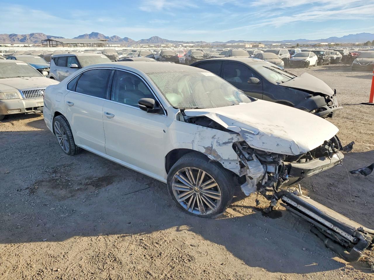 2015 VOLKSWAGEN PASSAT SE photo 4