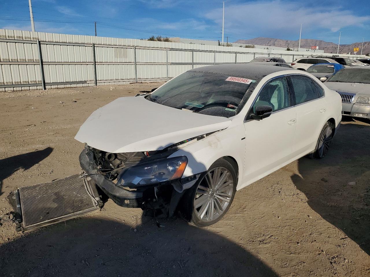 2015 VOLKSWAGEN PASSAT