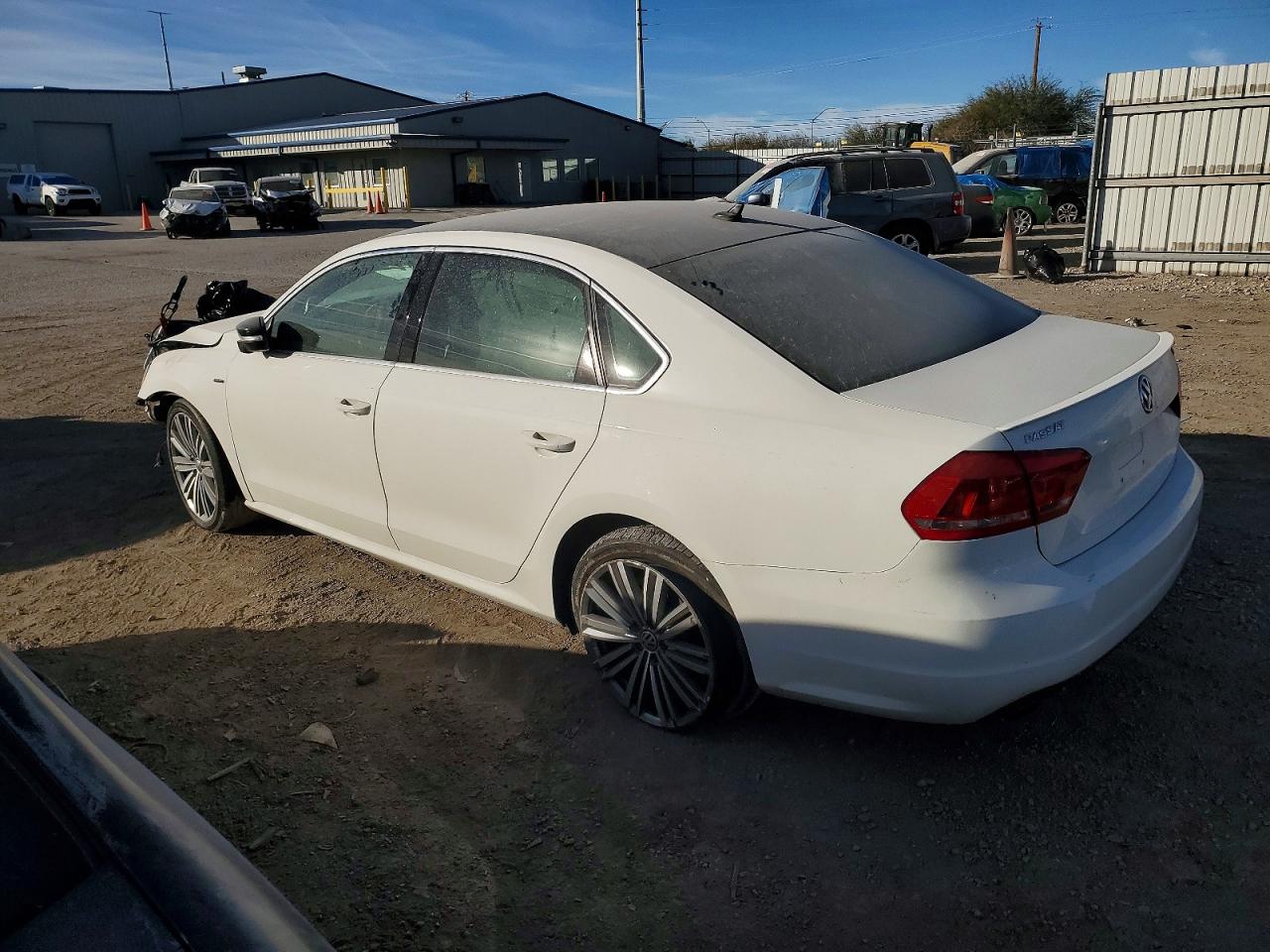 2015 VOLKSWAGEN PASSAT SE photo 2