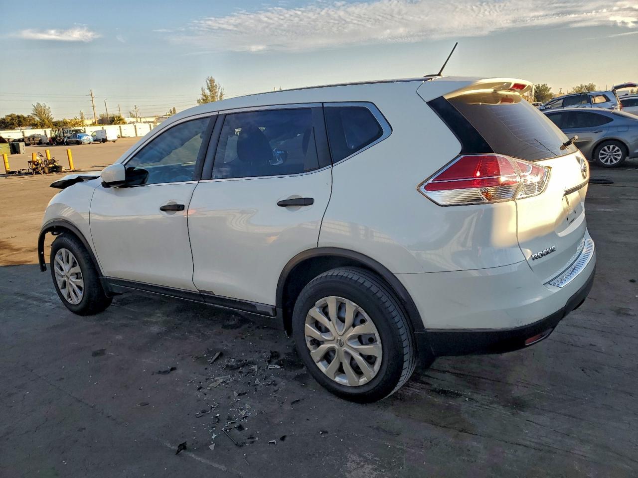 2016 NISSAN ROGUE S photo 2