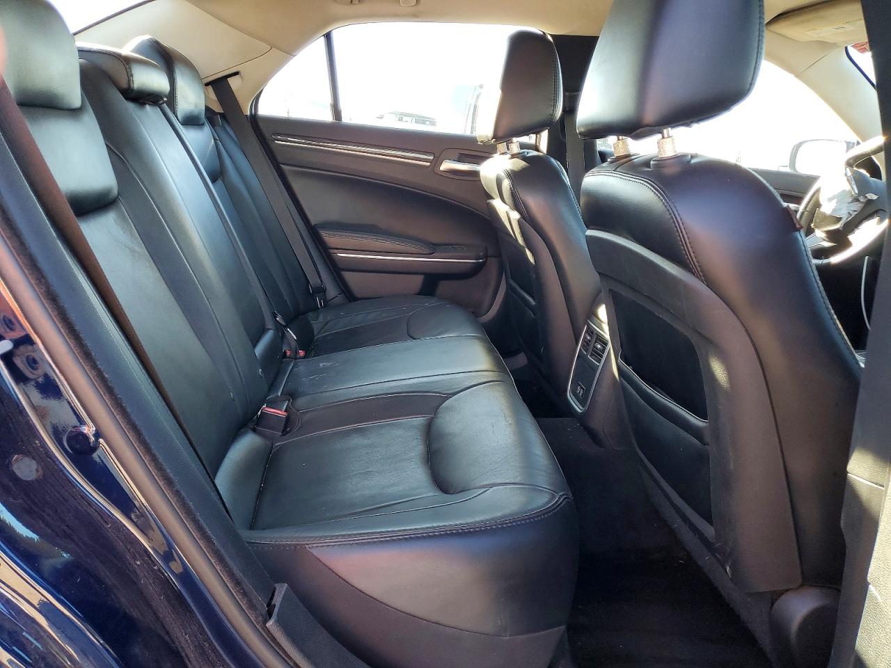2015 CHRYSLER 300 LIMITED photo 19