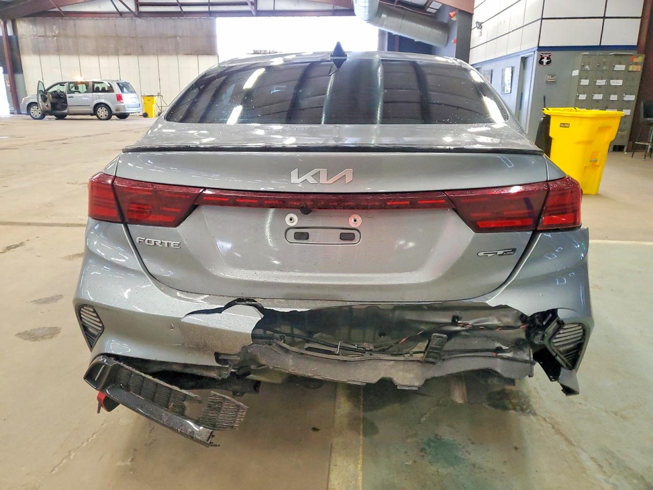 2023 KIA FORTE GT LINE photo 5