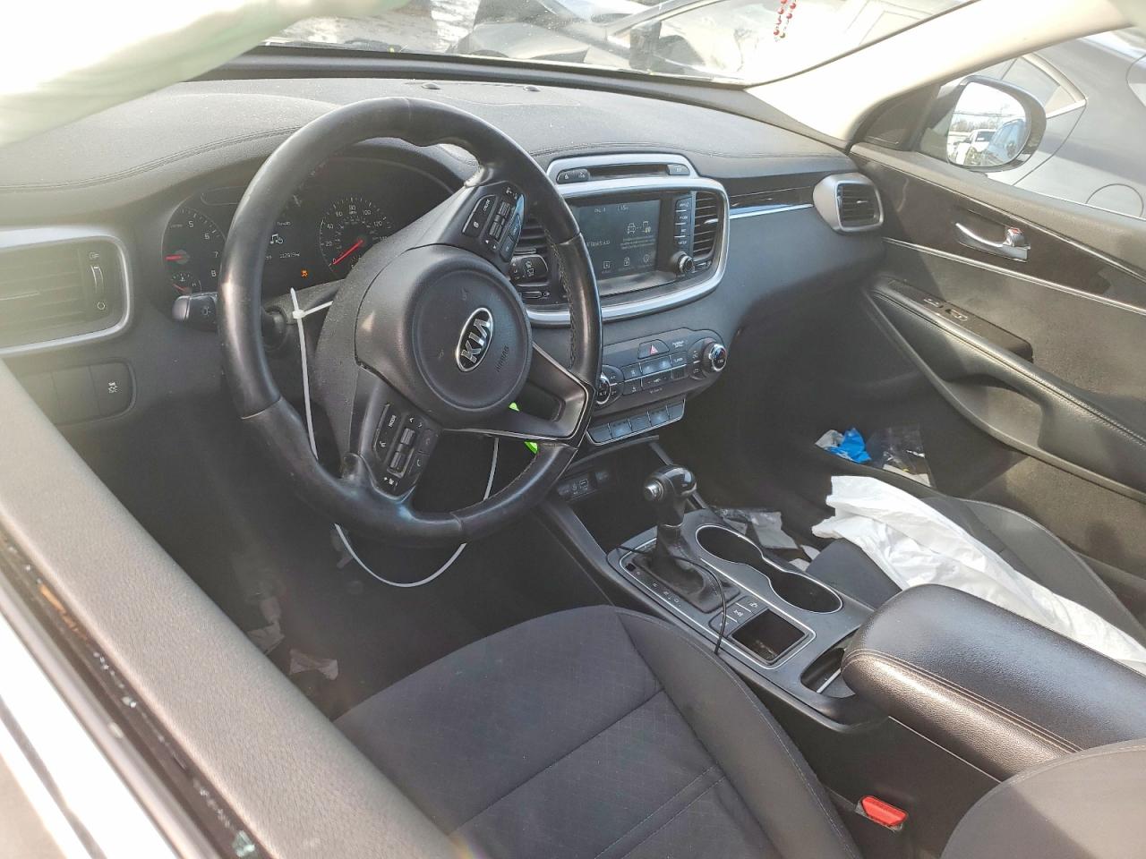 2017 KIA SORENTO LX photo 8