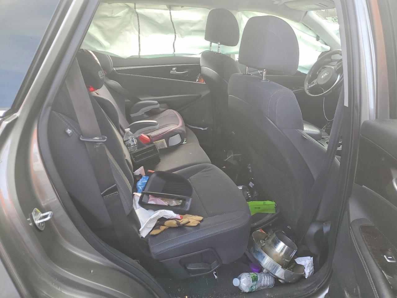 2017 KIA SORENTO LX photo 11