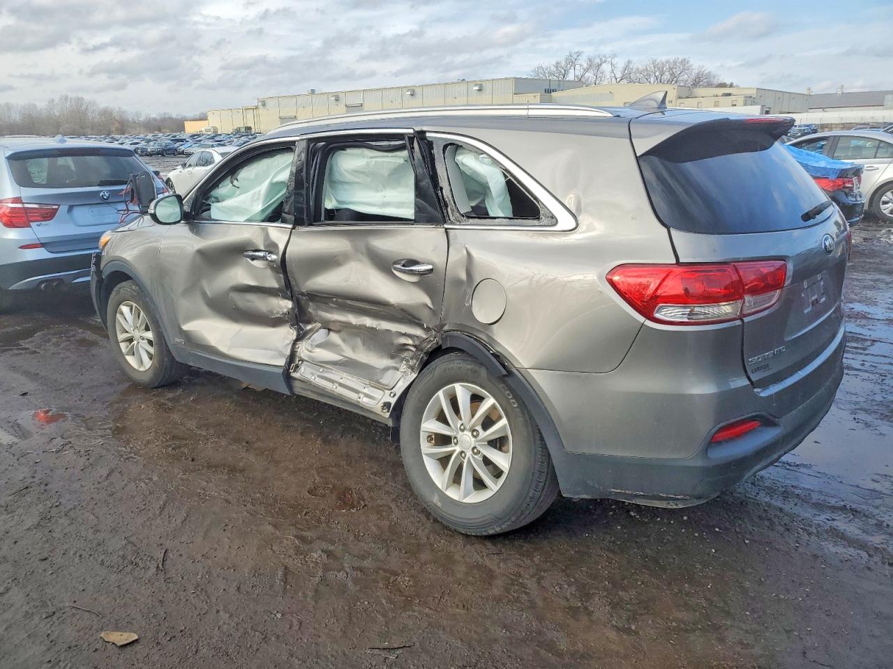 2017 KIA SORENTO LX photo 2