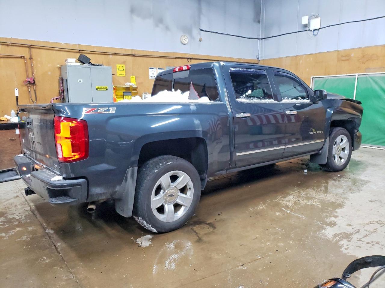 2017 CHEVROLET SILVERADO K1500 LTZ photo 3