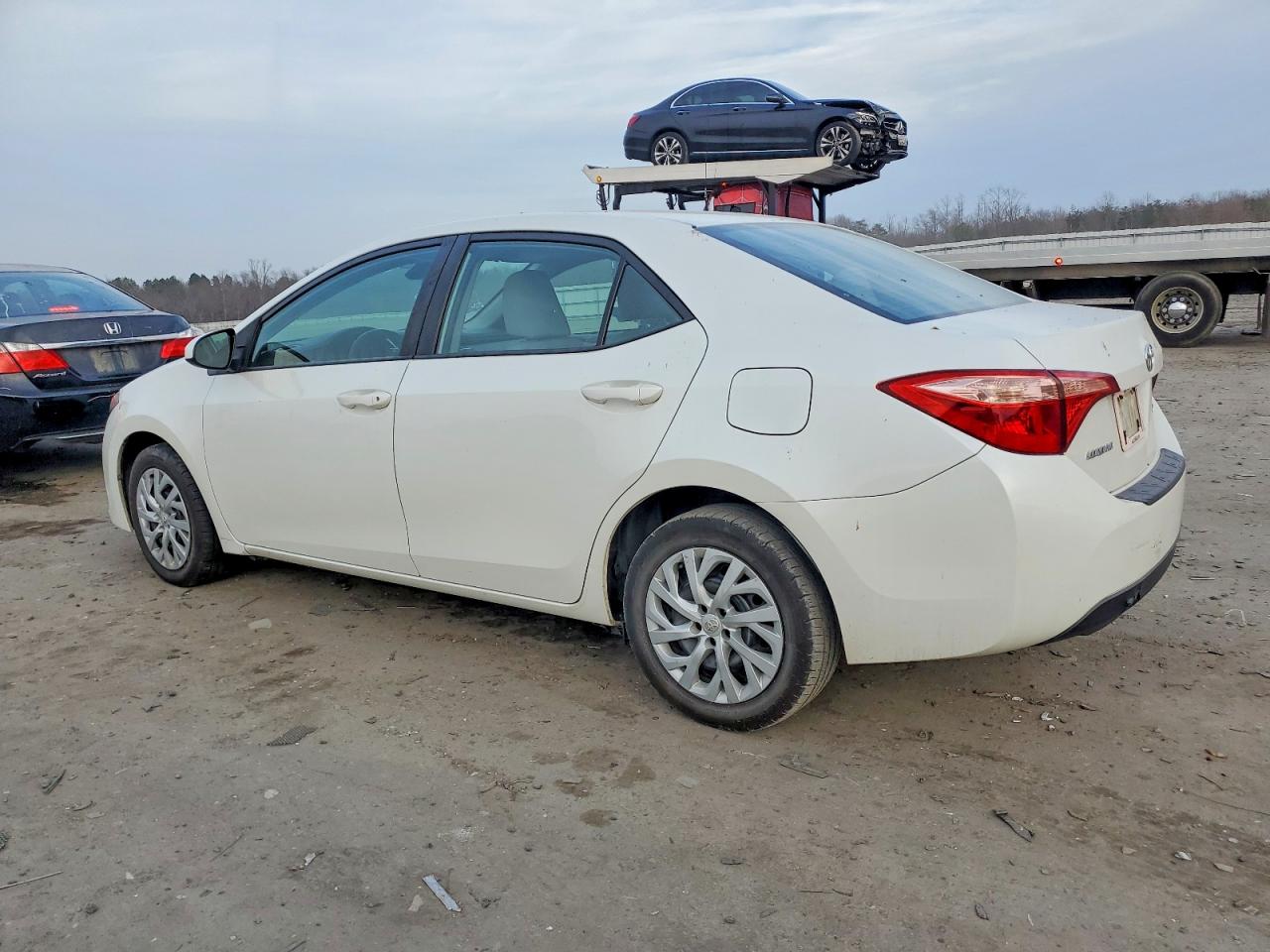 2017 TOYOTA COROLLA L photo 2
