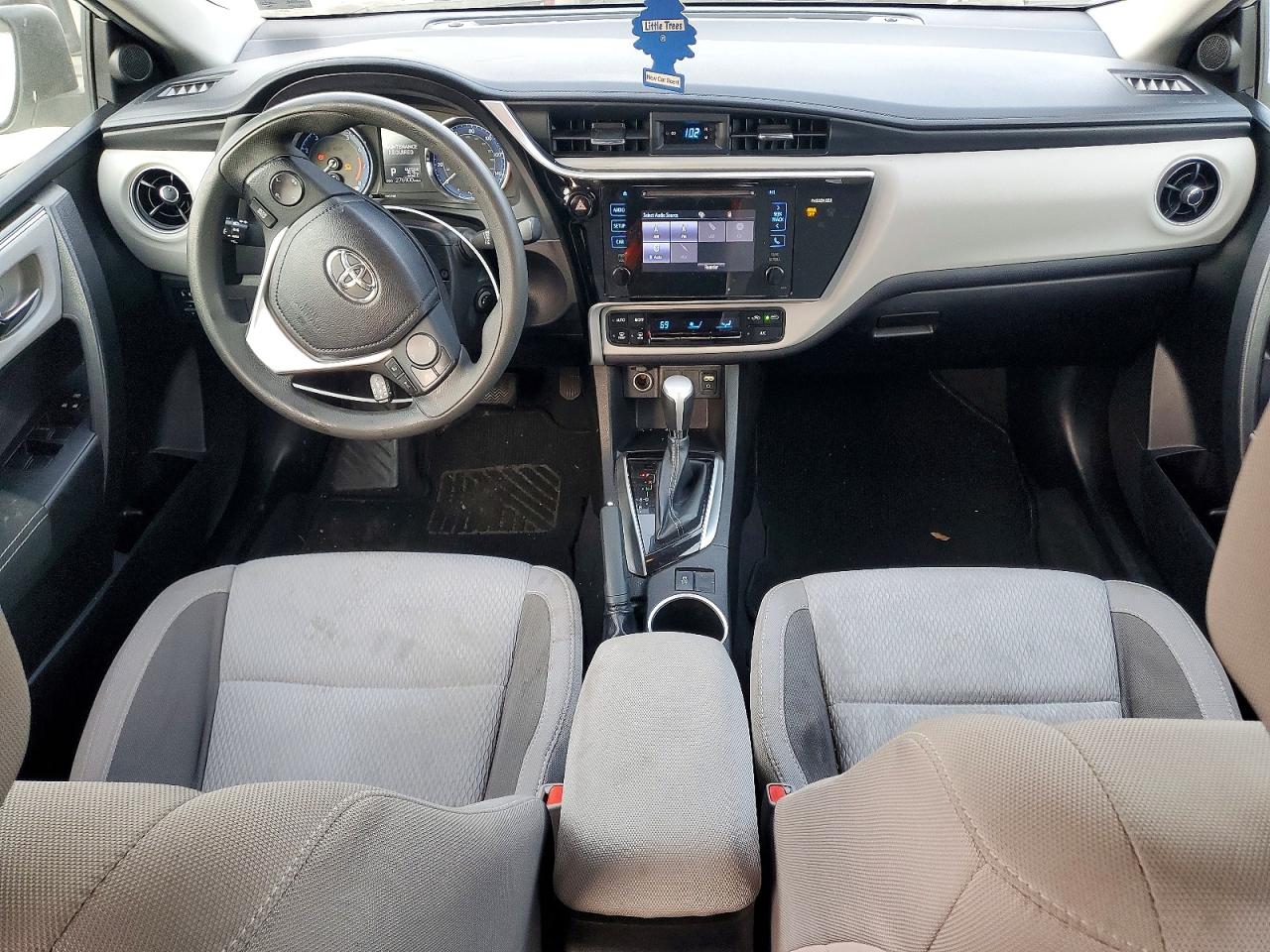 2017 TOYOTA COROLLA L photo 8