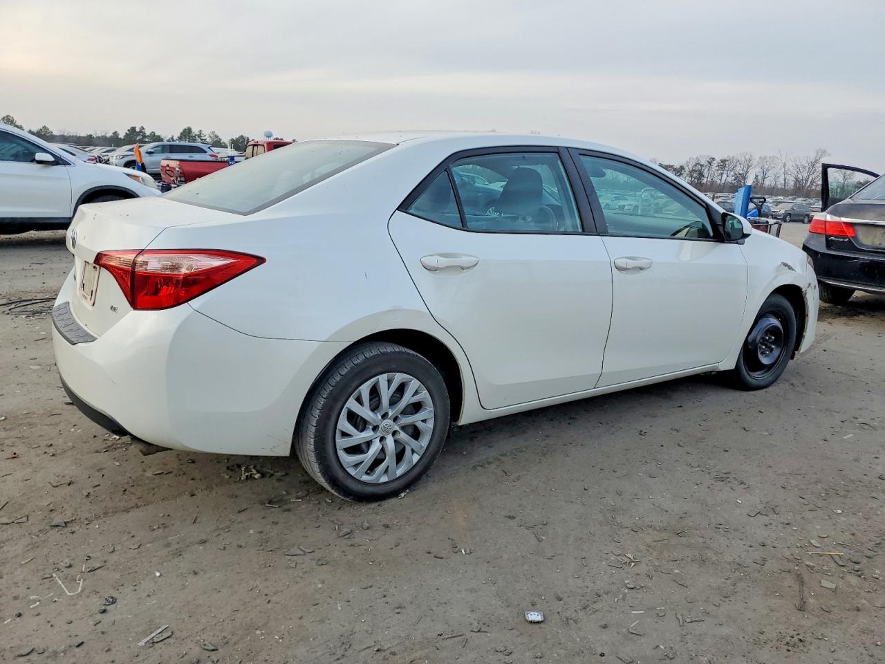 2017 TOYOTA COROLLA L photo 3