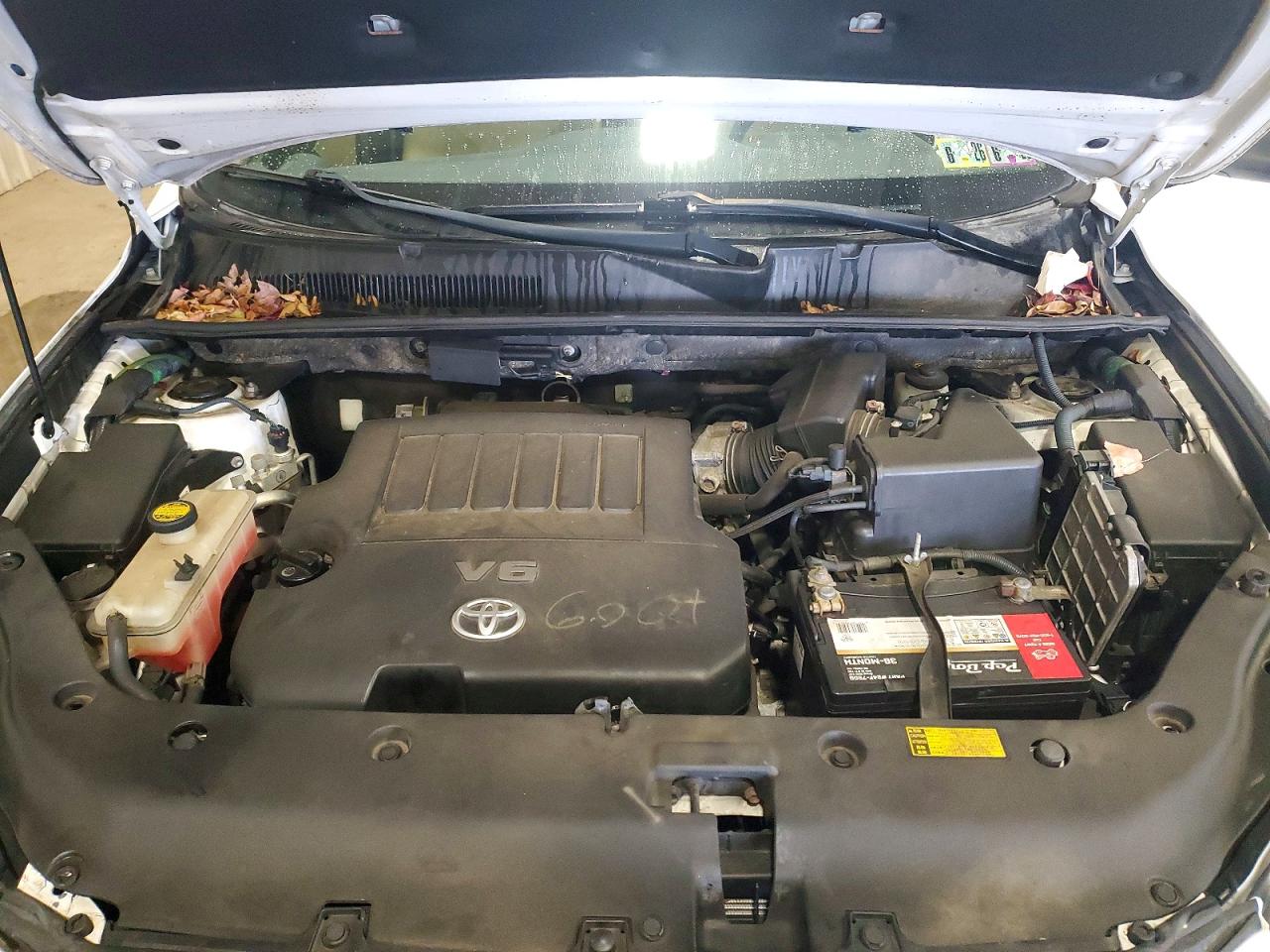 2010 TOYOTA RAV4 photo 12