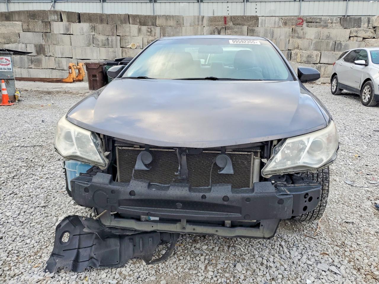 2014 TOYOTA CAMRY L photo 5