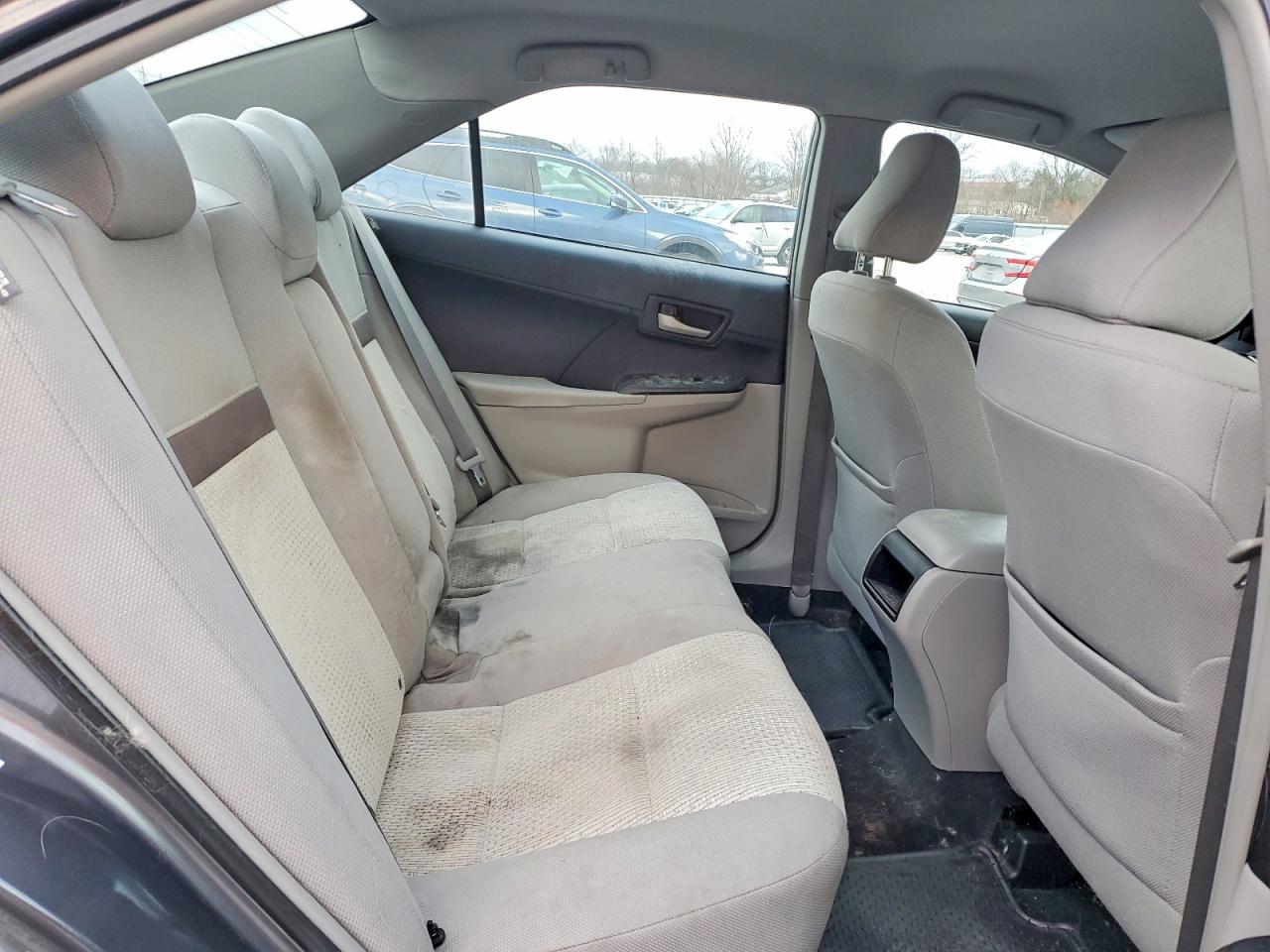 2014 TOYOTA CAMRY L photo 10