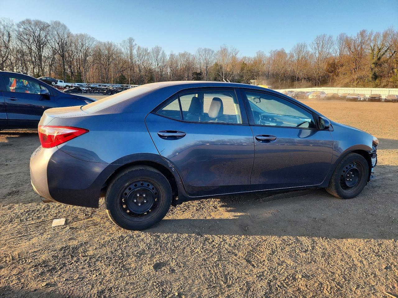 2018 TOYOTA COROLLA L photo 3