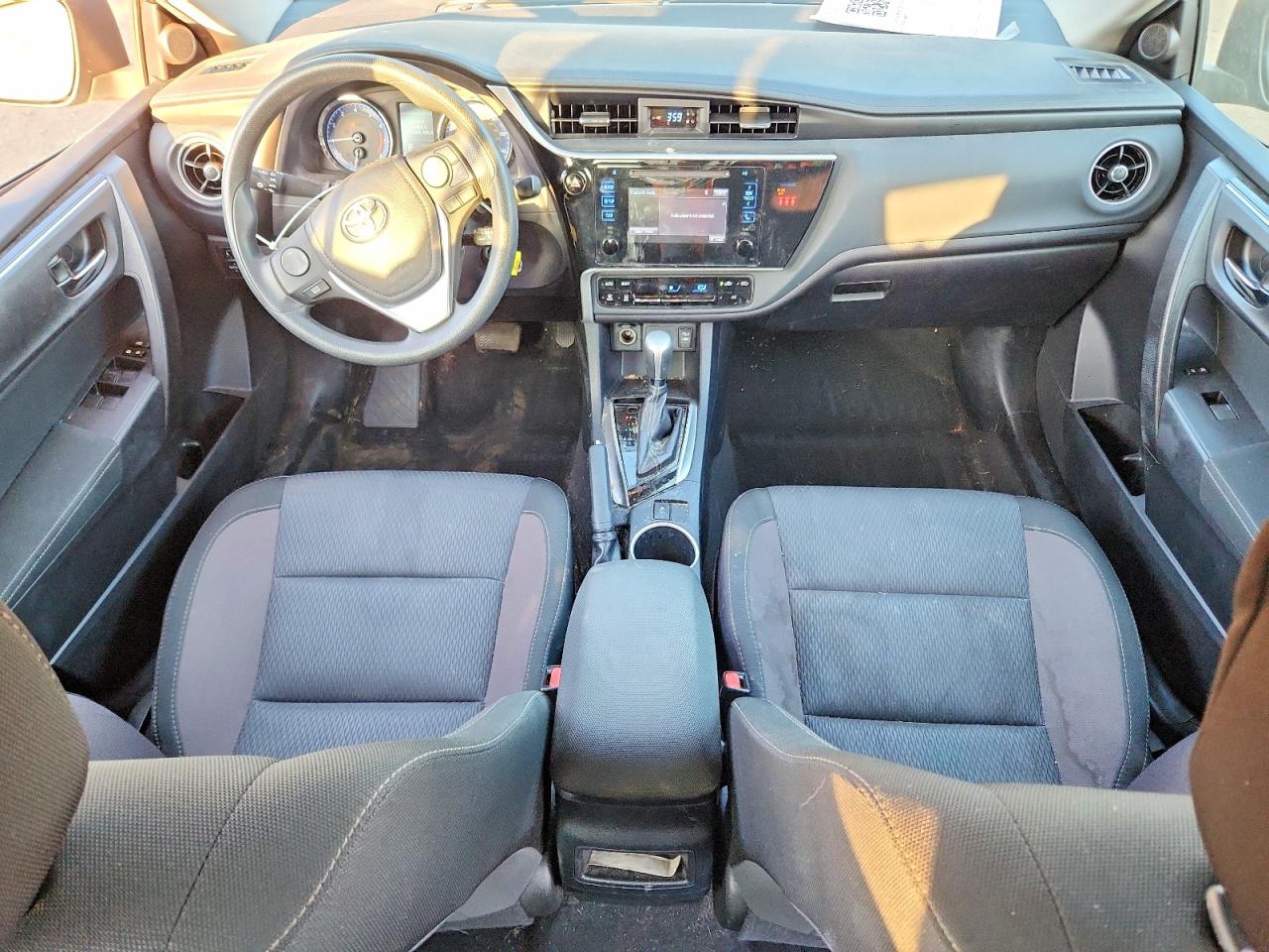 2018 TOYOTA COROLLA L photo 8