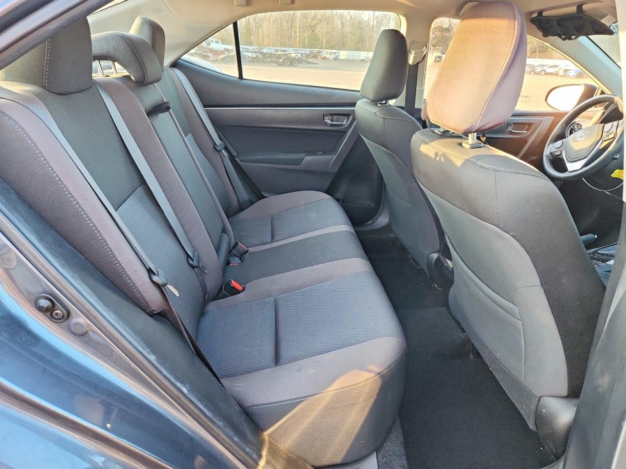 2018 TOYOTA COROLLA L photo 10