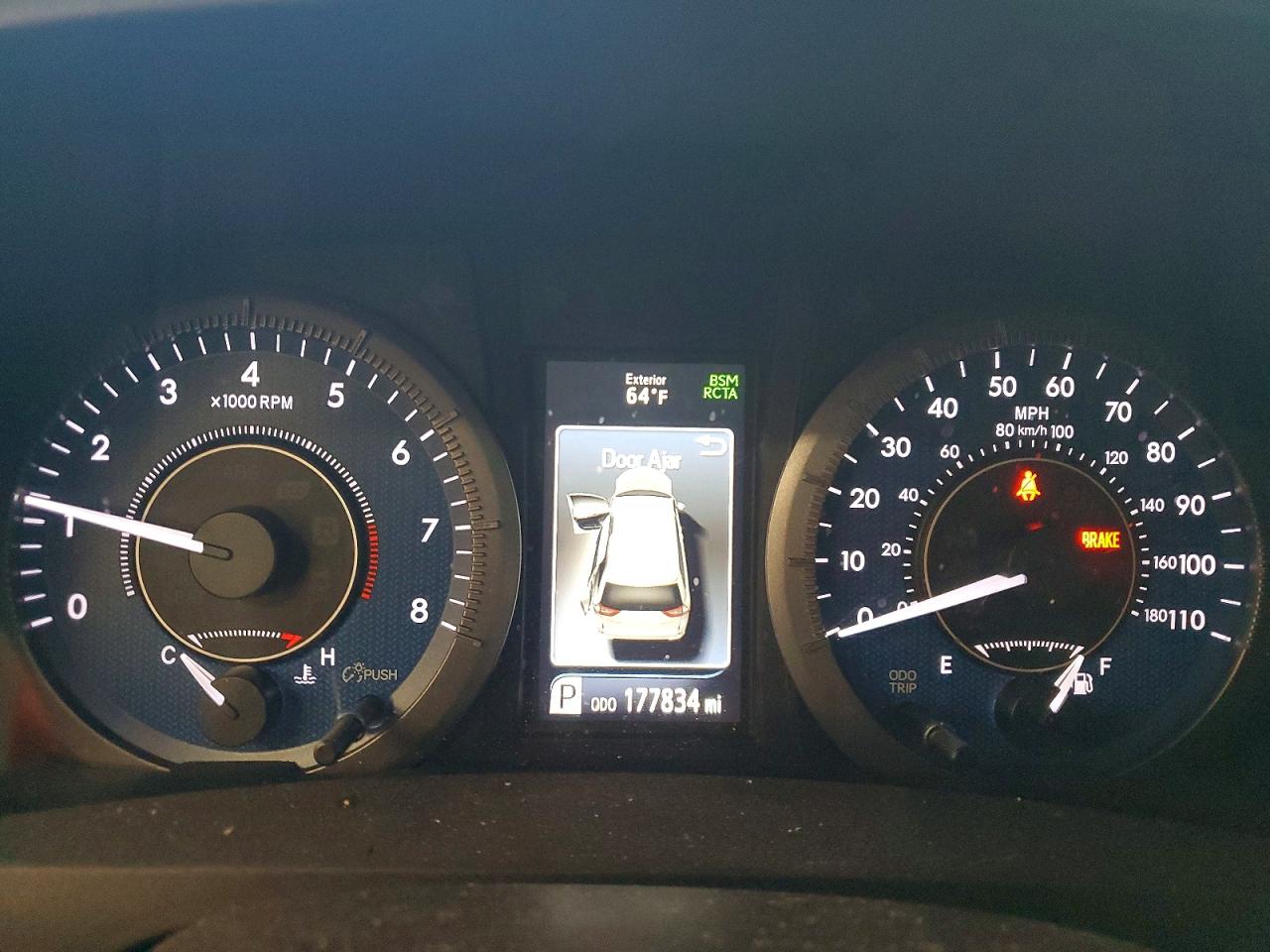 2020 TOYOTA SIENNA XLE photo 9