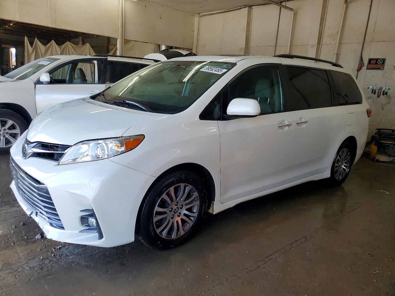 2020 TOYOTA SIENNA