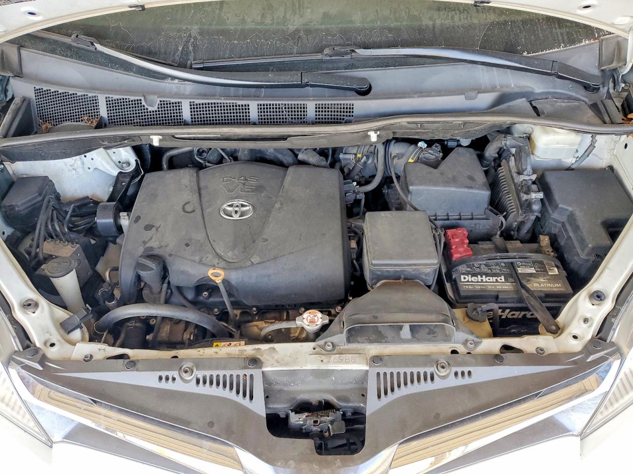 2020 TOYOTA SIENNA XLE photo 12