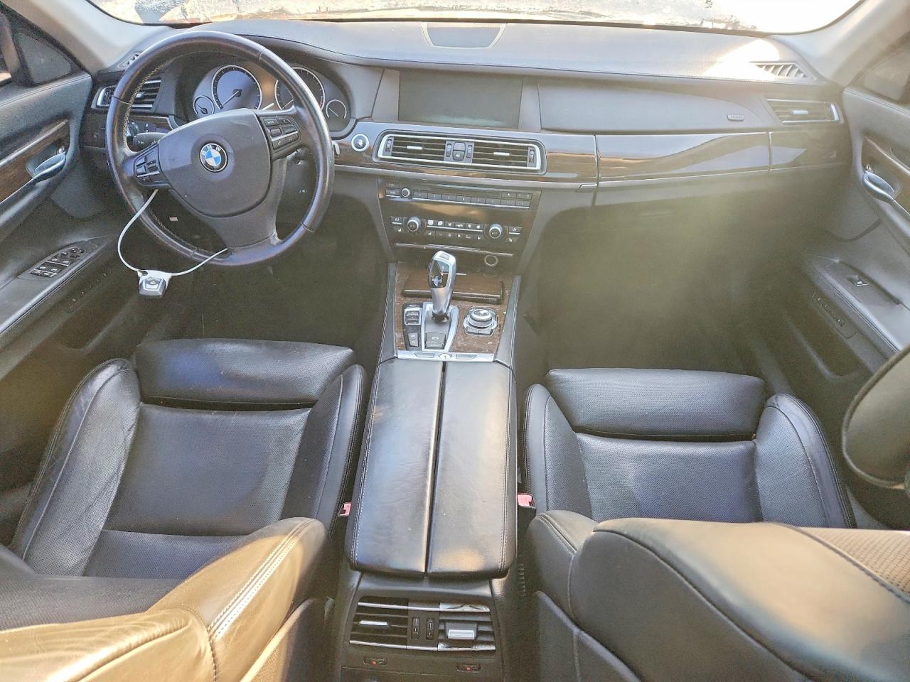 2012 BMW 750 photo 8