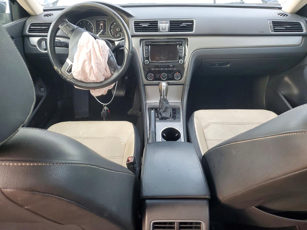 2014 VOLKSWAGEN PASSAT SE photo 8