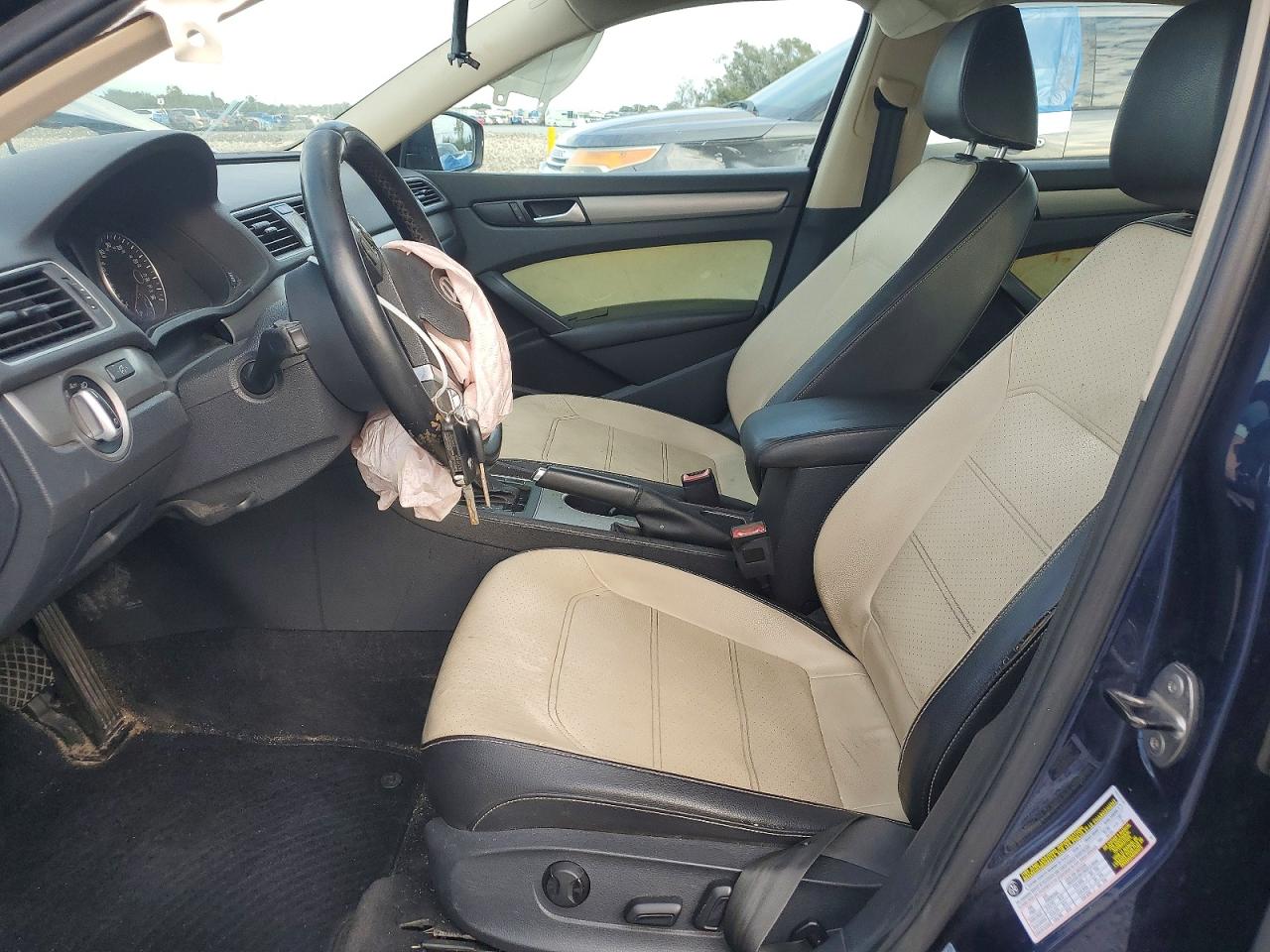 2014 VOLKSWAGEN PASSAT SE photo 7