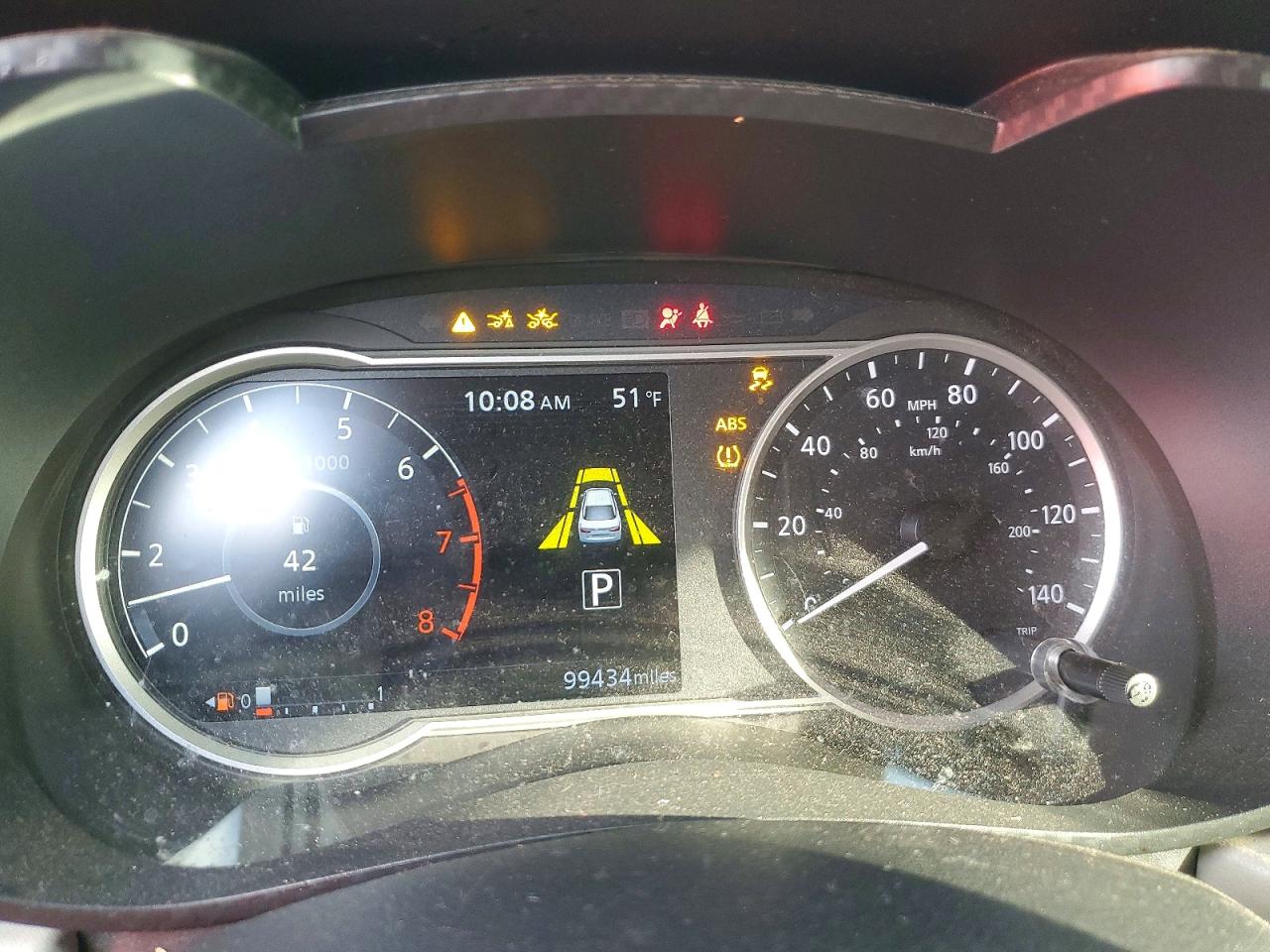 2021 NISSAN VERSA SV photo 9