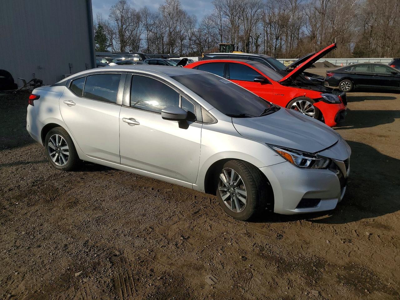 2021 NISSAN VERSA SV photo 4