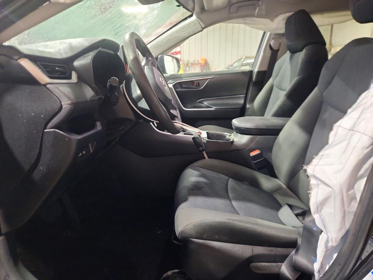 2022 TOYOTA RAV4 LE photo 7