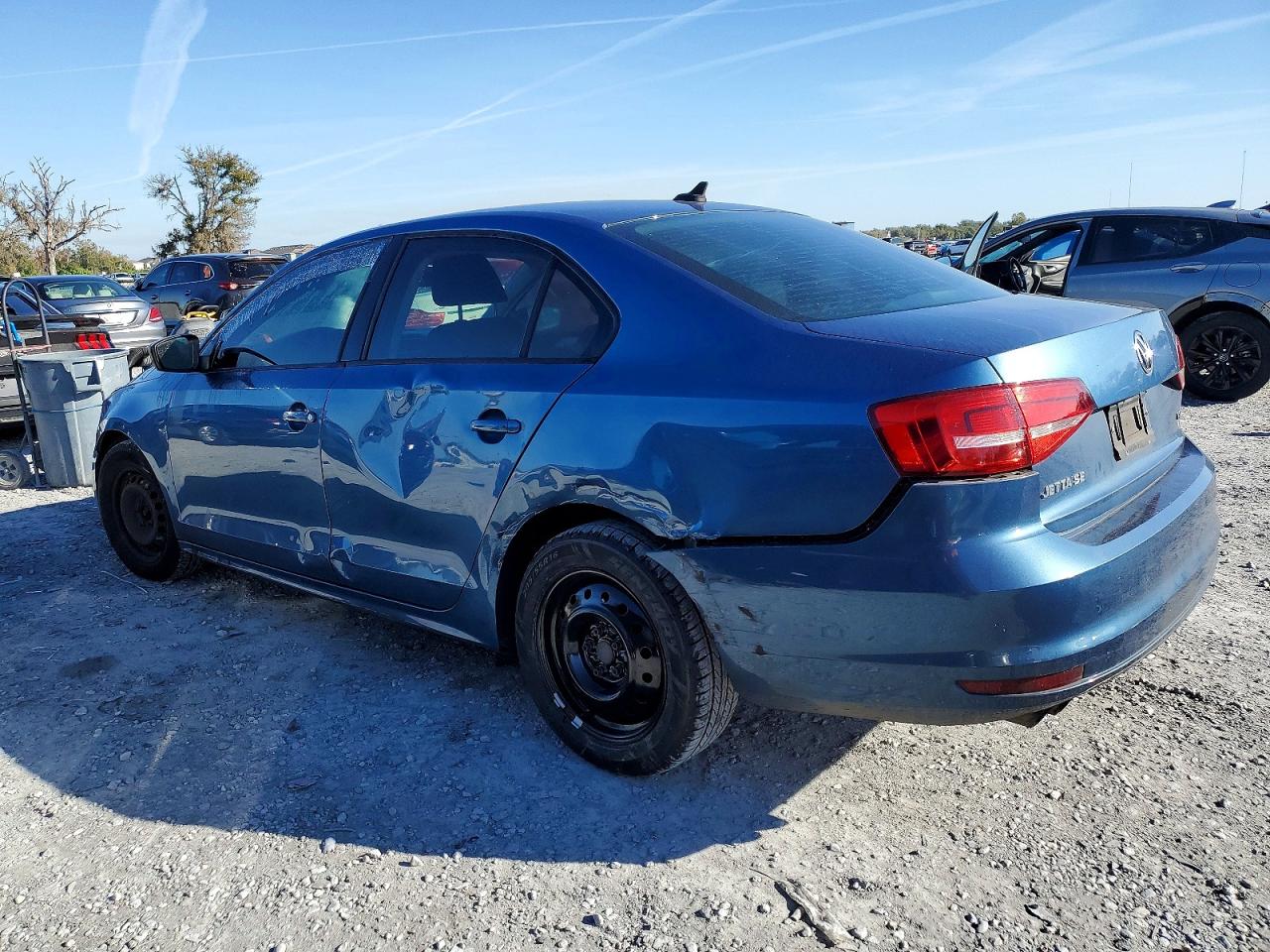 2015 VOLKSWAGEN JETTA SE photo 2
