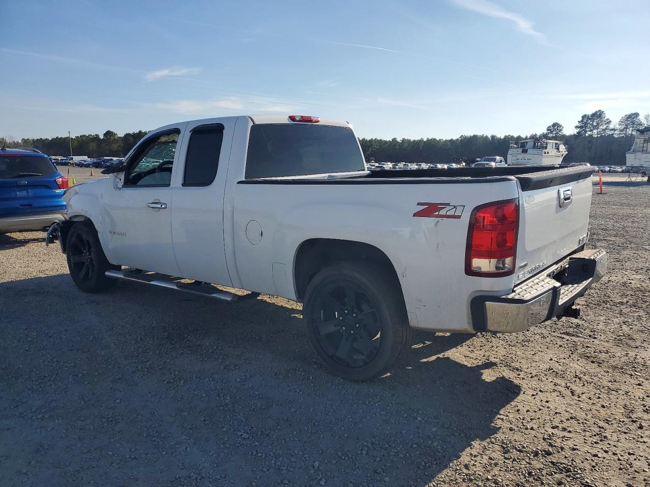 2011 GMC SIERRA C1500 SLE photo 2