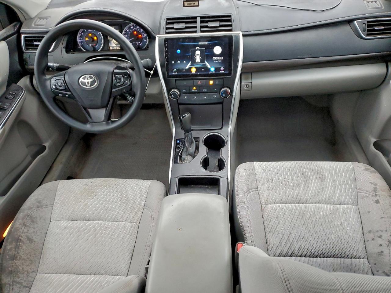 2017 TOYOTA CAMRY LE photo 8