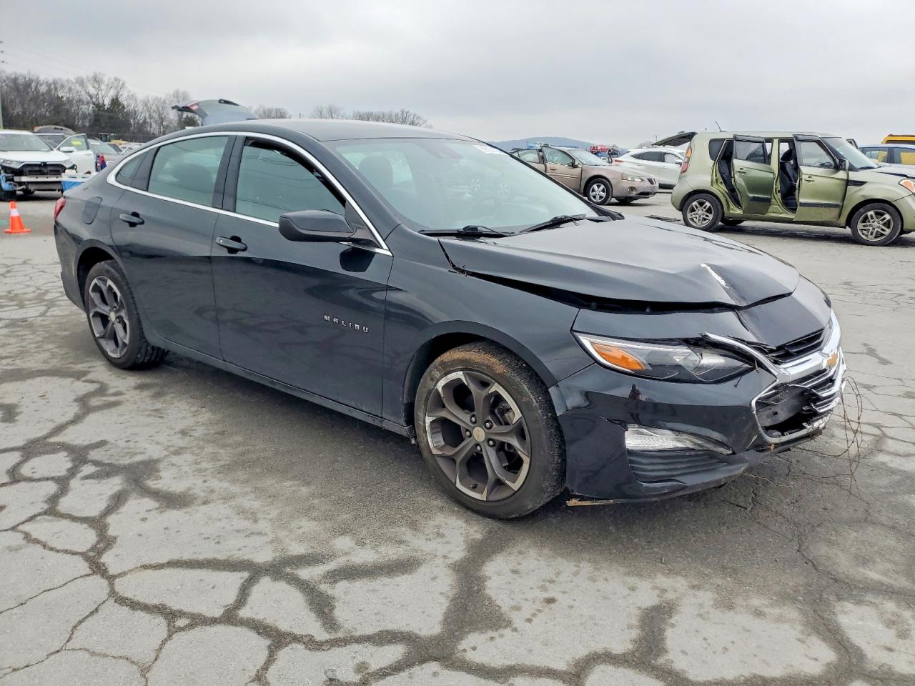 2023 CHEVROLET MALIBU LT photo 4