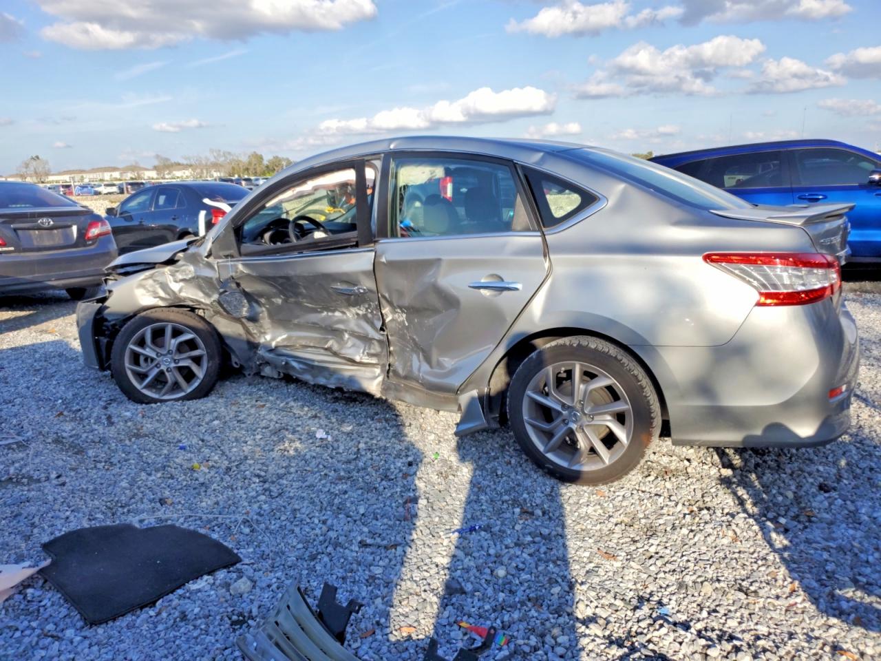 2014 NISSAN SENTRA S photo 2