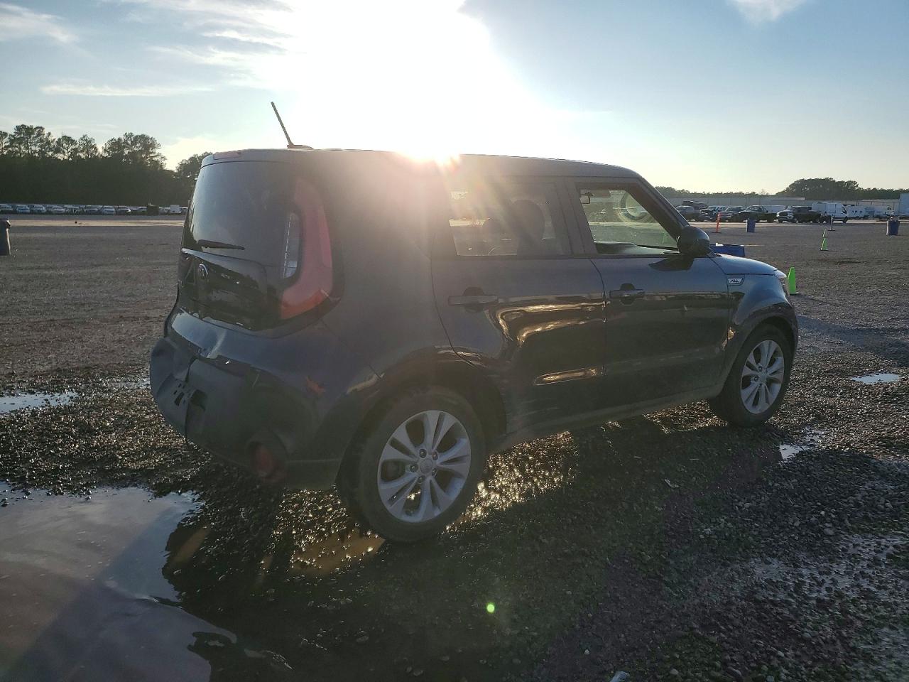 2015 KIA SOUL + photo 3