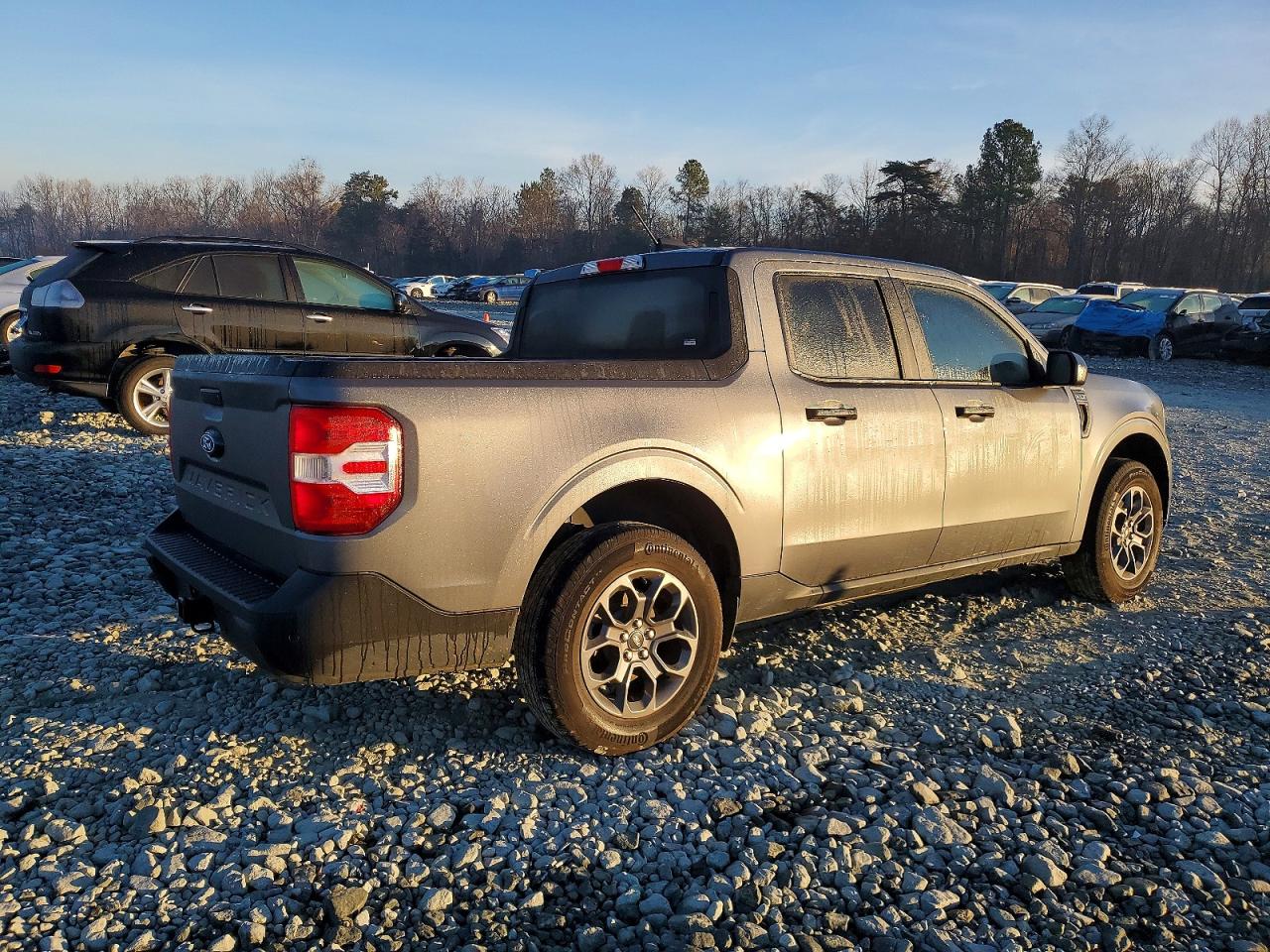 2025 FORD MAVERICK XLT photo 3