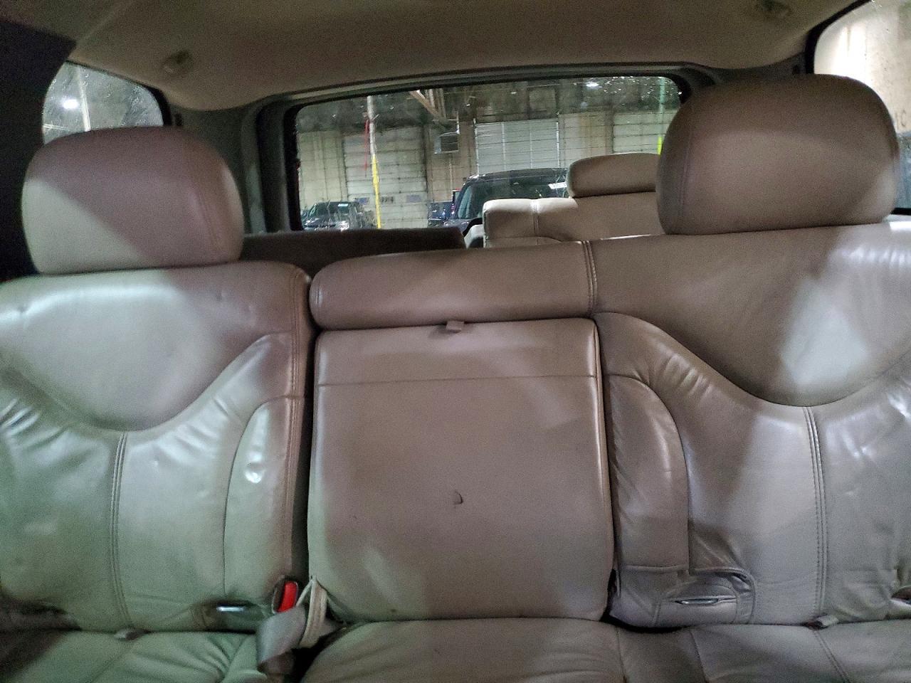 2002 GMC YUKON photo 10