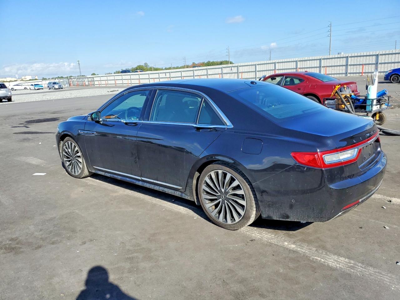 2017 LINCOLN CONTINENTAL BLACK LABEL photo 2