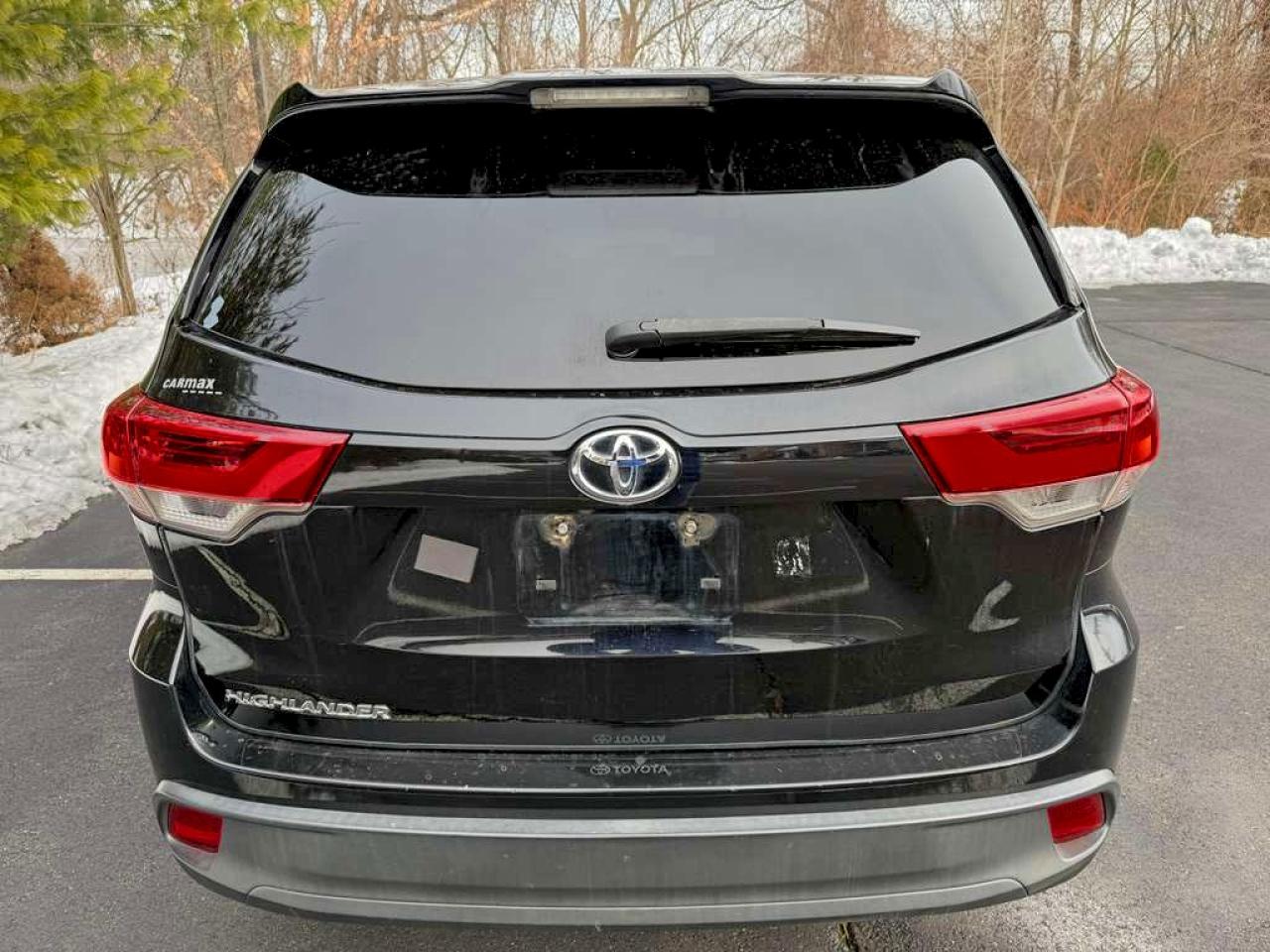 2017 TOYOTA HIGHLANDER LE photo 6