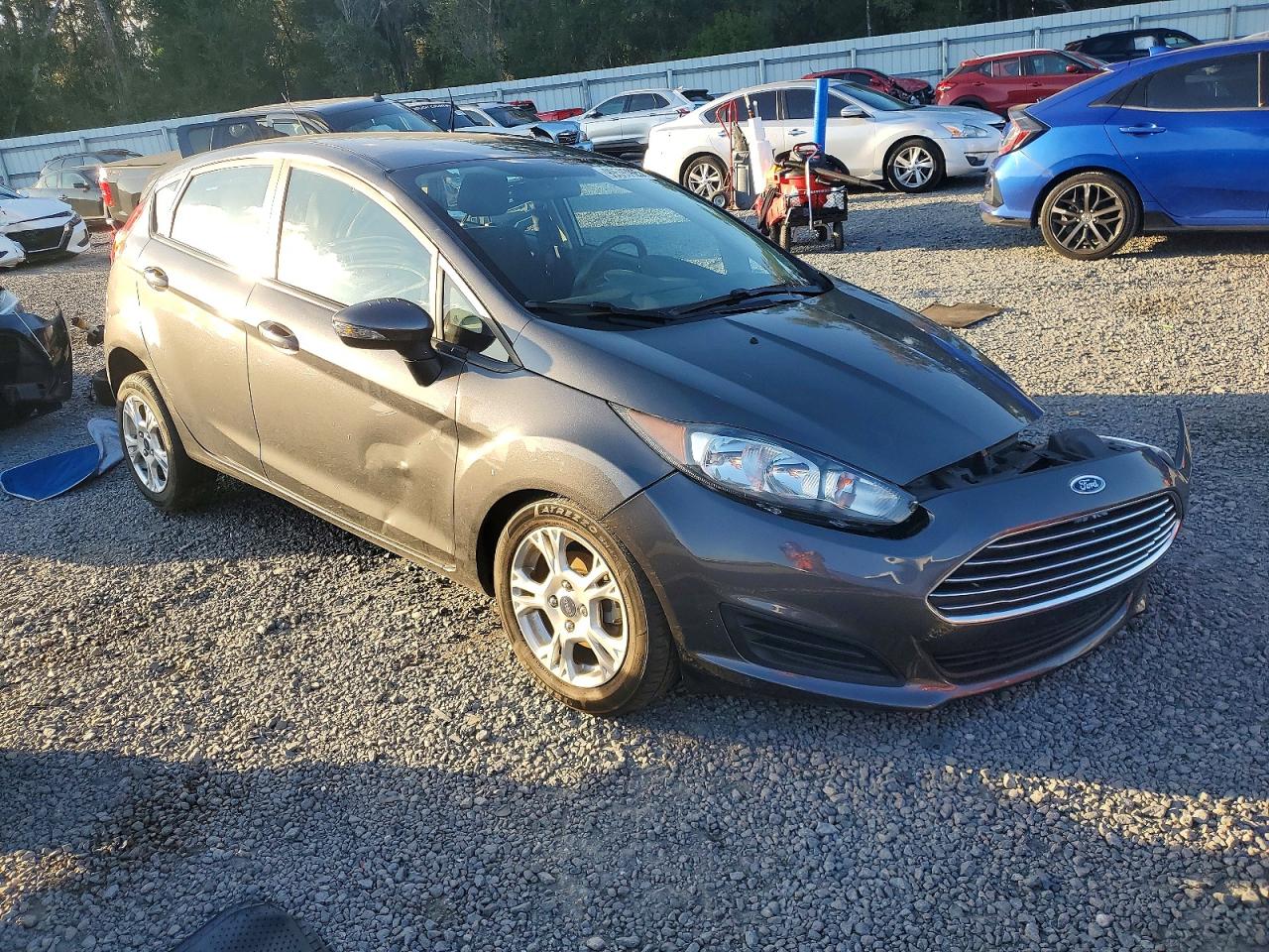 2016 FORD FIESTA SE photo 4