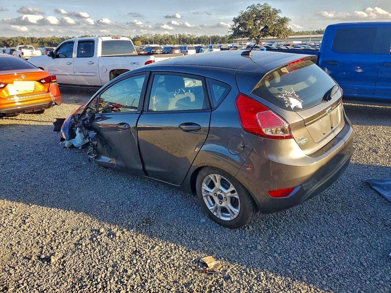 2016 FORD FIESTA SE photo 2