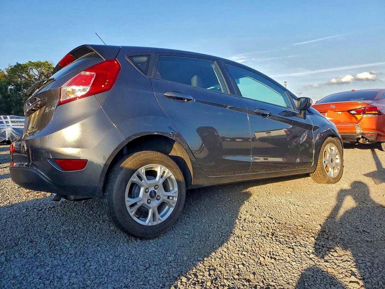 2016 FORD FIESTA SE photo 3