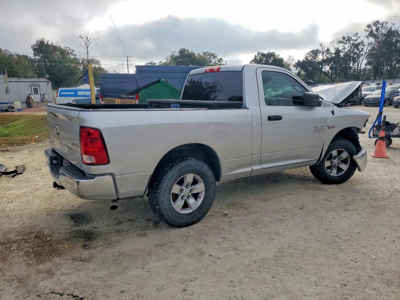 2016 RAM 1500 ST photo 3