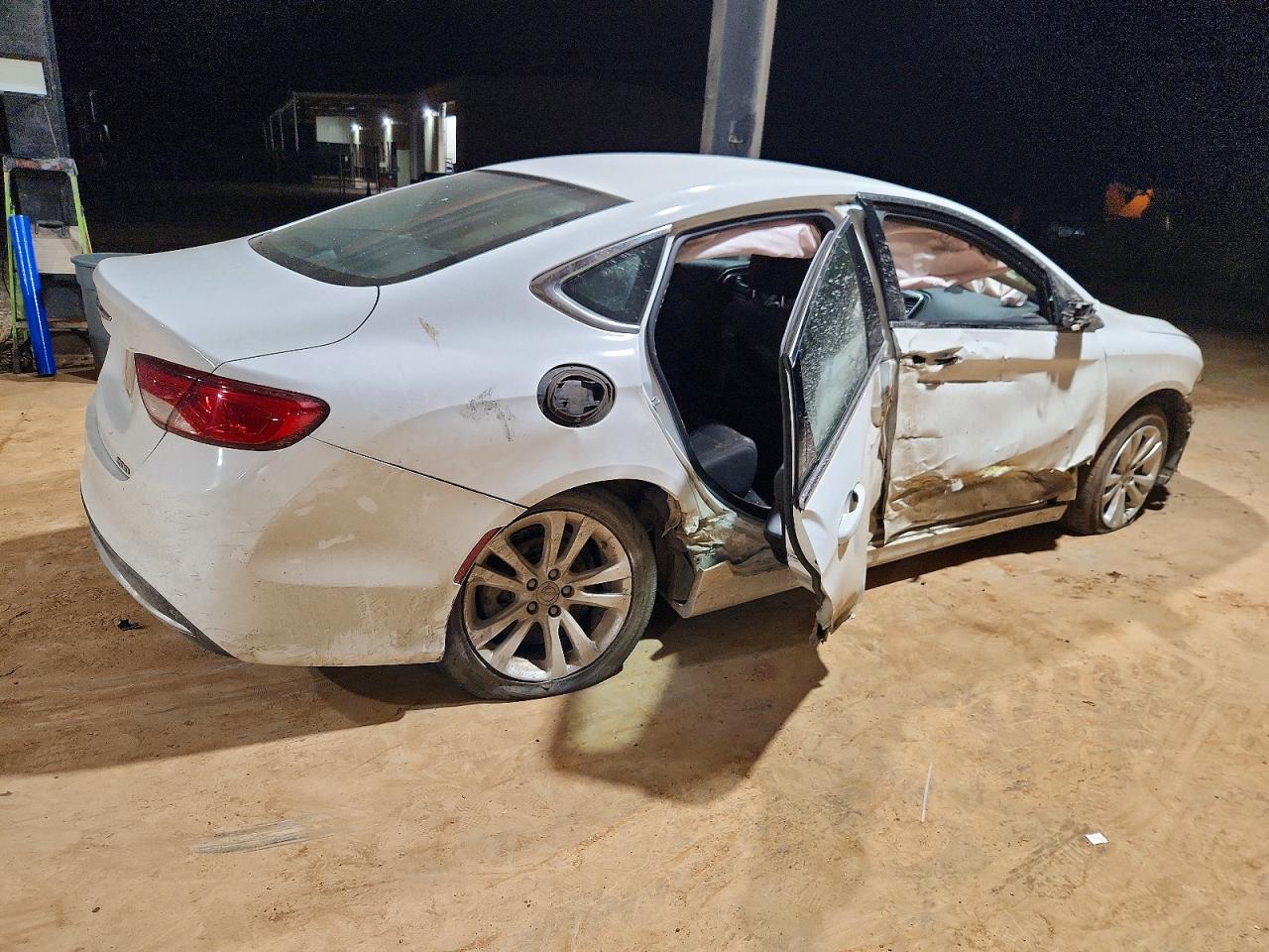 2015 CHRYSLER 200 LIMITED photo 3