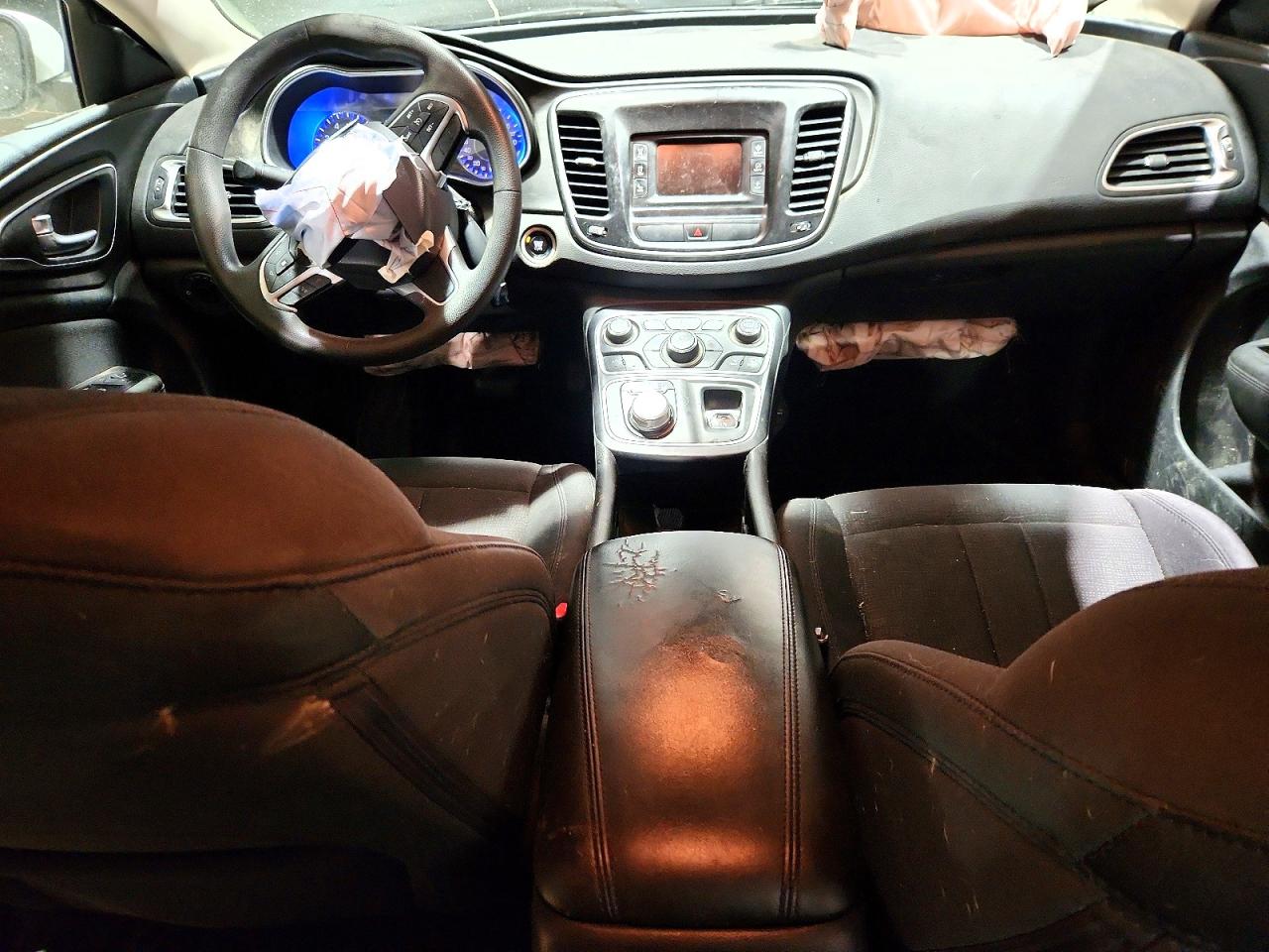 2015 CHRYSLER 200 LIMITED photo 8