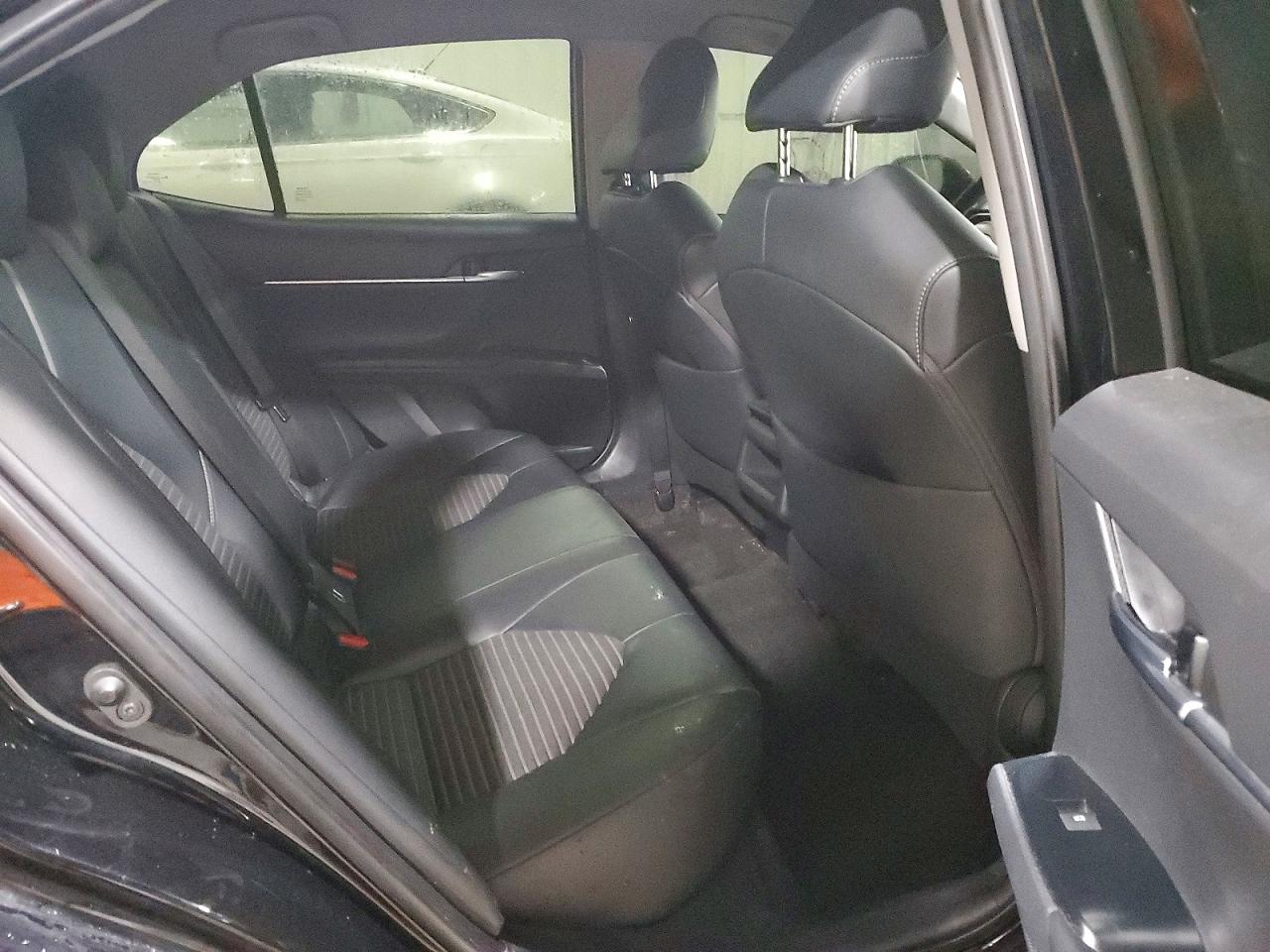 2019 TOYOTA CAMRY L photo 10